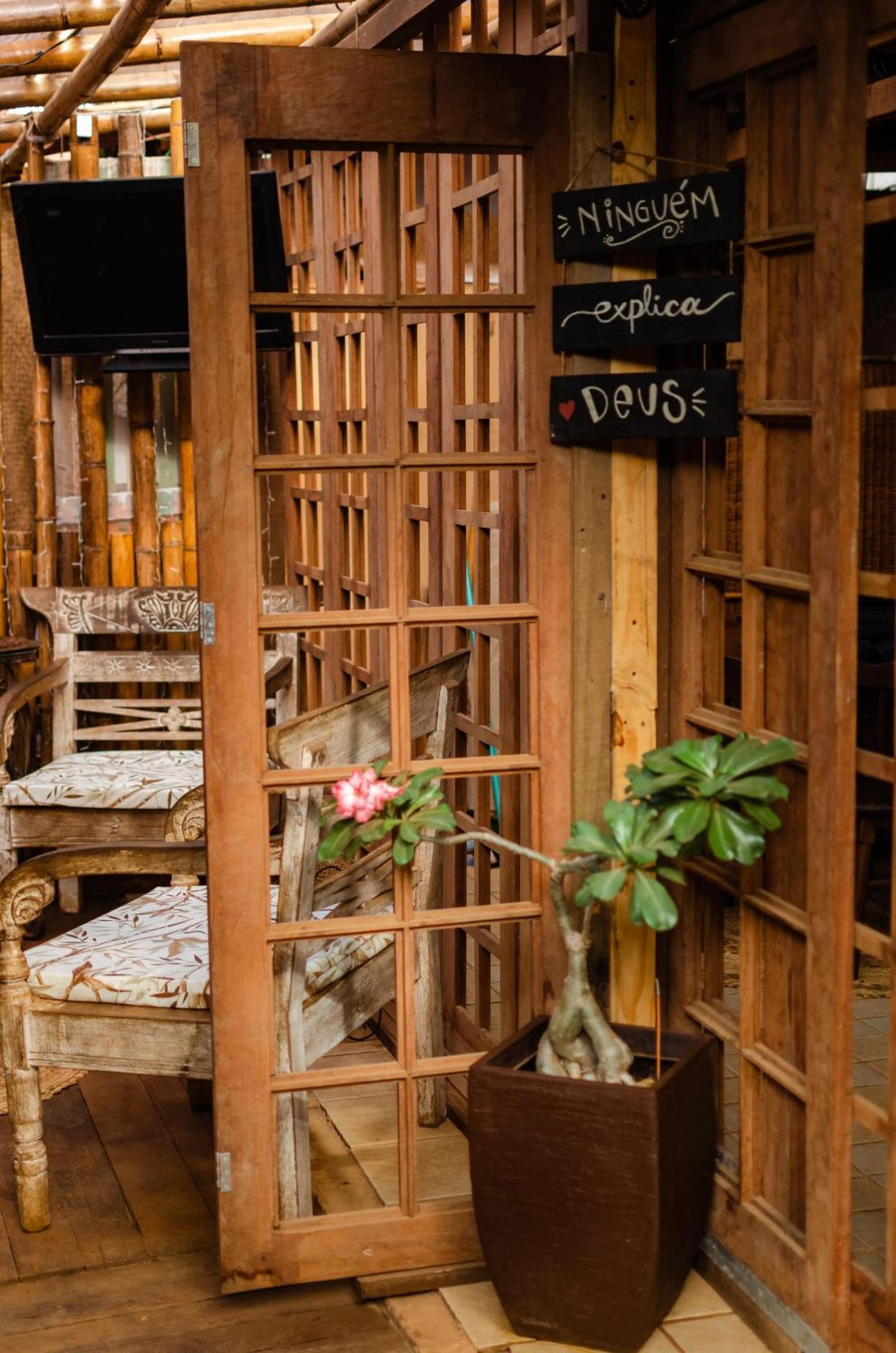 Doce Lar Hostel Noronha Фернанду ди Нороня Екстериор снимка