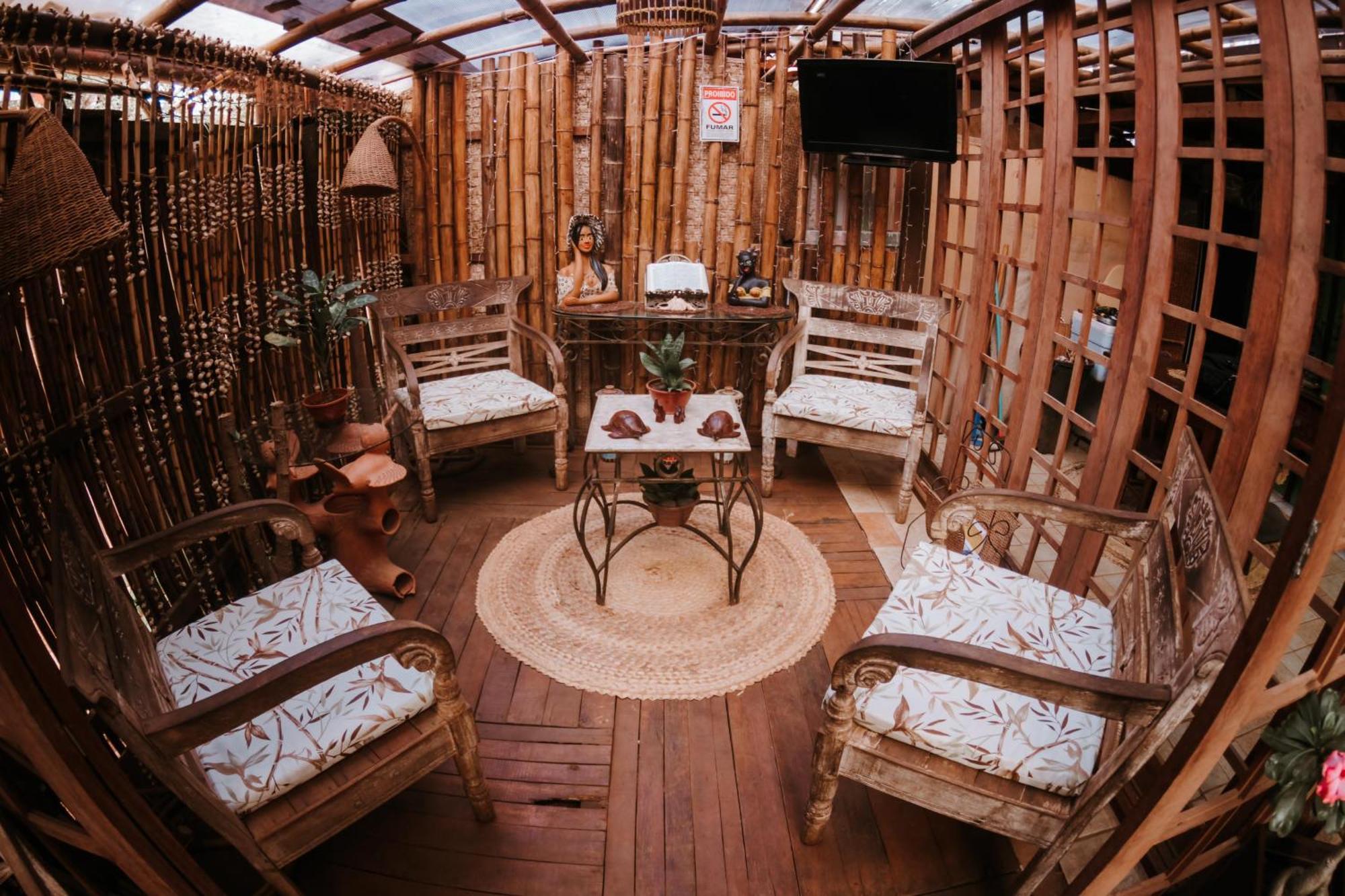 Doce Lar Hostel Noronha Фернанду ди Нороня Екстериор снимка